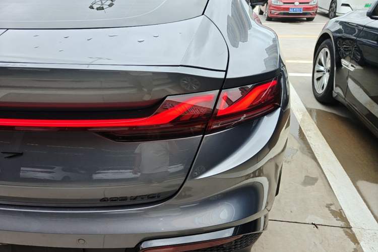 Used MG 7 2023 2.0T Automatic Hunter Luxury Edition Right Rear Taillight