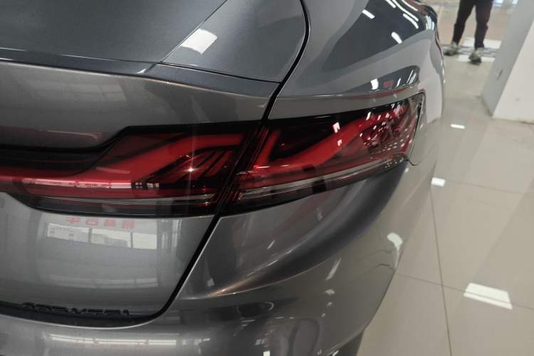 Used MG 7 2023 2.0T Automatic Hunter Luxury Edition Right Rear Taillight