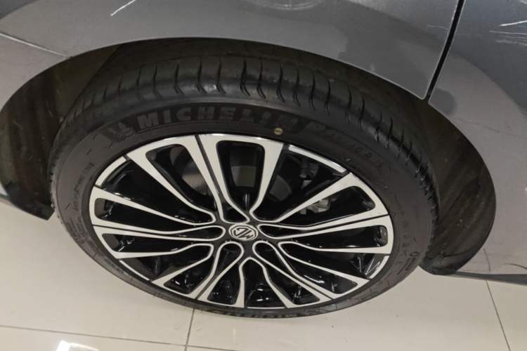 Used MG 7 2023 2.0T Automatic Hunter Luxury Edition Right Rear Wheel Hub