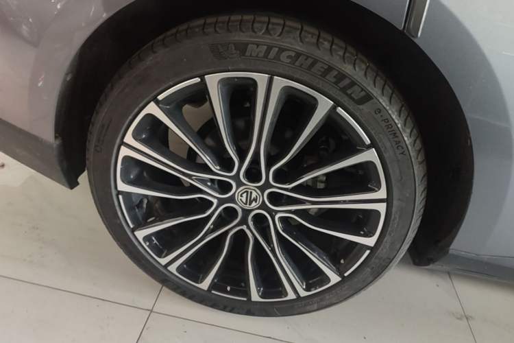 Used MG 7 2023 2.0T Automatic Hunter Luxury Edition Right Rear Wheel Hub