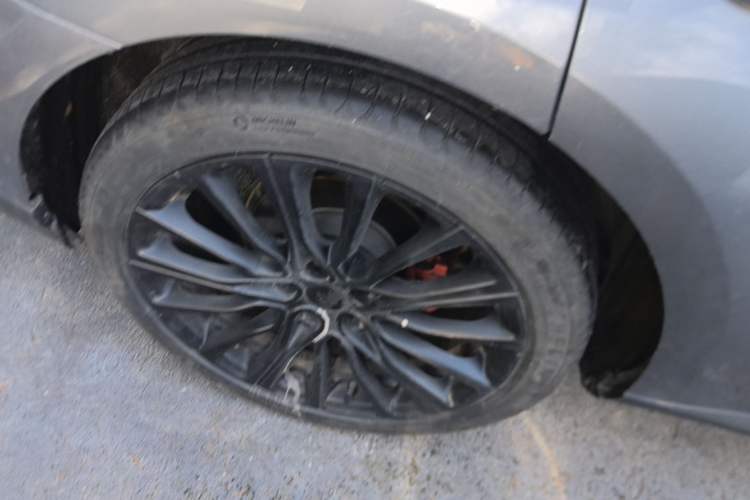 Used MG 7 2023 2.0T Automatic Hunter Luxury Edition Right Rear Wheel Hub