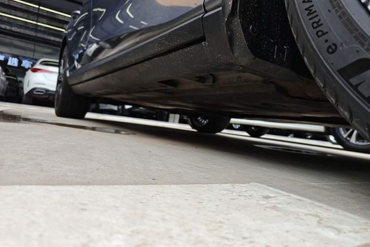 Used MG 7 2023 2.0T Automatic Hunter Luxury Edition Right Side Sill