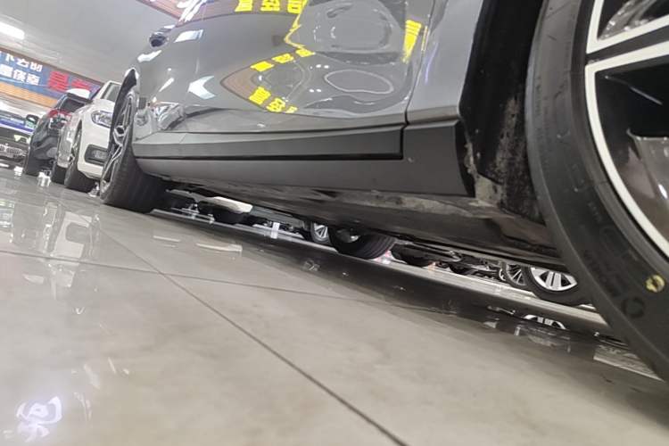 Used MG 7 2023 2.0T Automatic Trophy+ Ignition Glory Edition Right Side Sill
