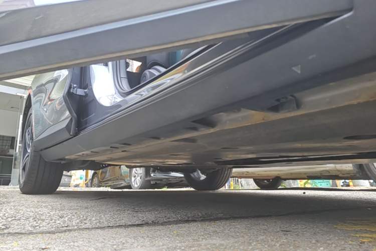 Used MG 7 2023 1.5T DCT Luxurious Supreme Edition Right Side Sill