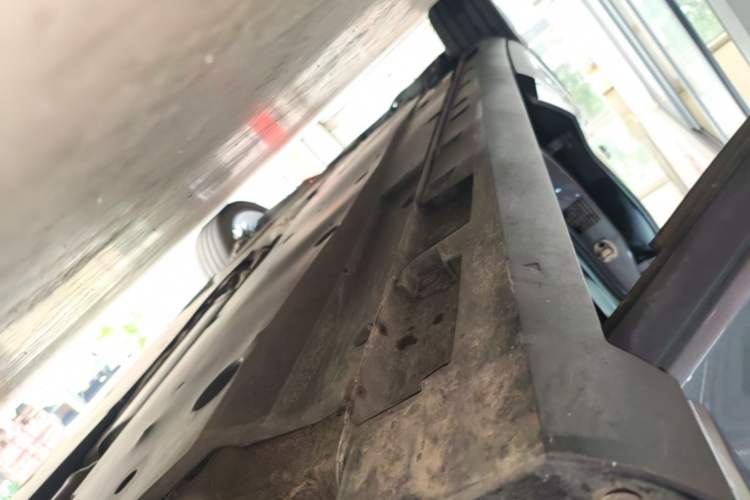 Used MG 7 2023 2.0T Automatic Hunter Luxury Edition Right Side Sill