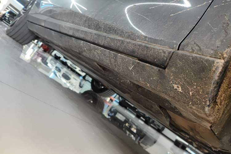 Used MG 7 2023 2.0T Automatic Trophy+ Ignition Glory Edition Right Side Sill