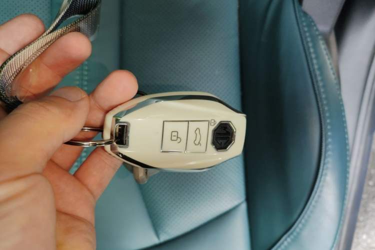 Used MG 7 2023 2.0T Automatic Hunter Luxury Edition Vehicle Key