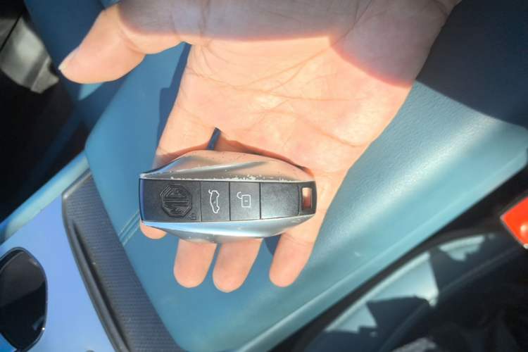 Used MG 7 2023 2.0T Automatic Hunter Luxury Edition Vehicle Key