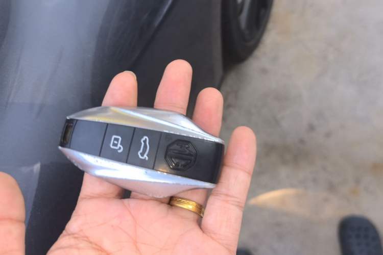 Used MG 7 2023 2.0T Automatic Hunter Luxury Edition Vehicle Key