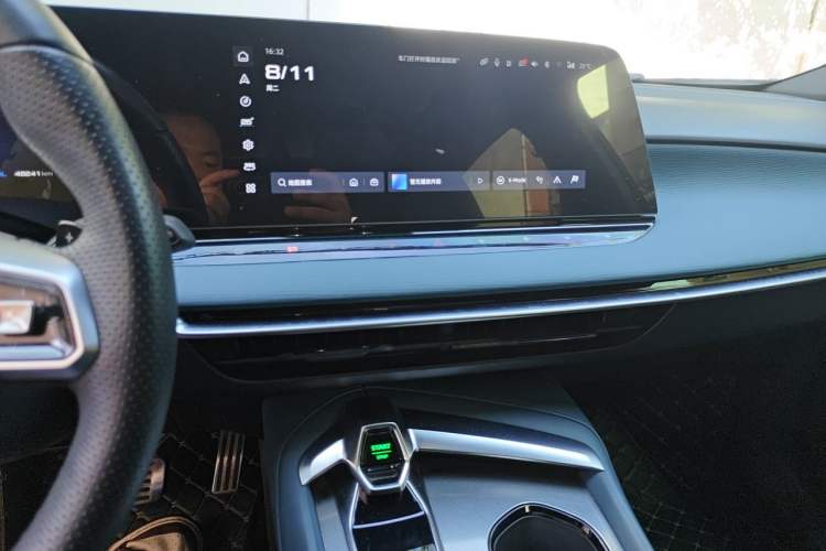 Used MG 7 2023 2.0T Automatic Trophy+ Ignition Glory Edition Audio And AC Panel