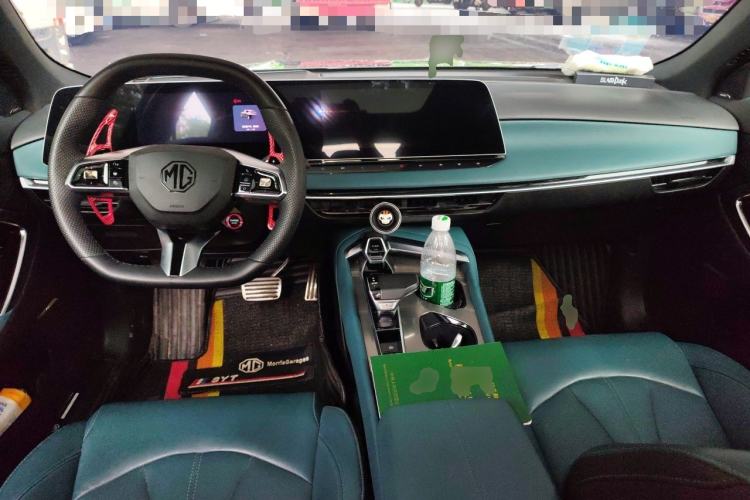 Used MG 7 2023 2.0T Automatic Hunter Luxury Edition Center Console