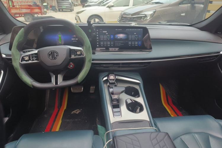 Used MG 7 2023 2.0T Automatic Trophy+ Ignition Glory Edition Center Console