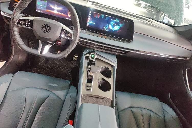 Used MG 7 2023 1.5T DCT Luxurious Supreme Edition Center Console