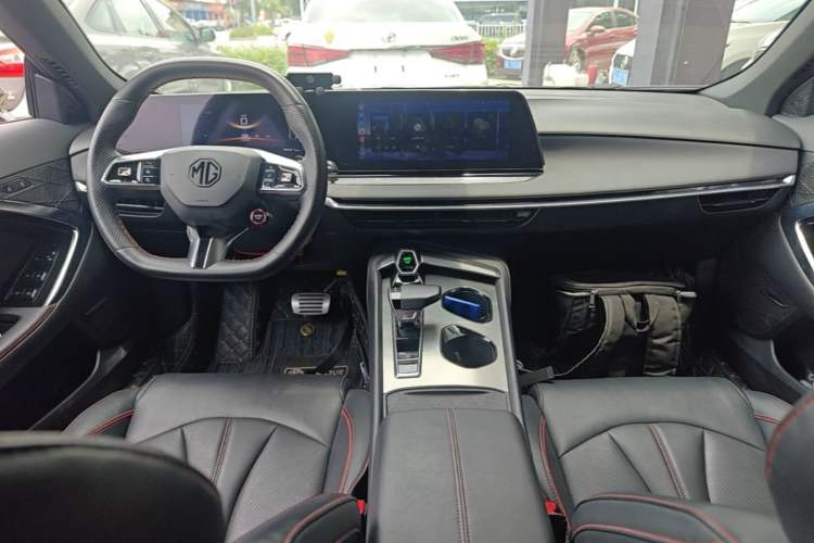 Used MG 7 2023 1.5T DCT Luxurious Supreme Edition Center Console
