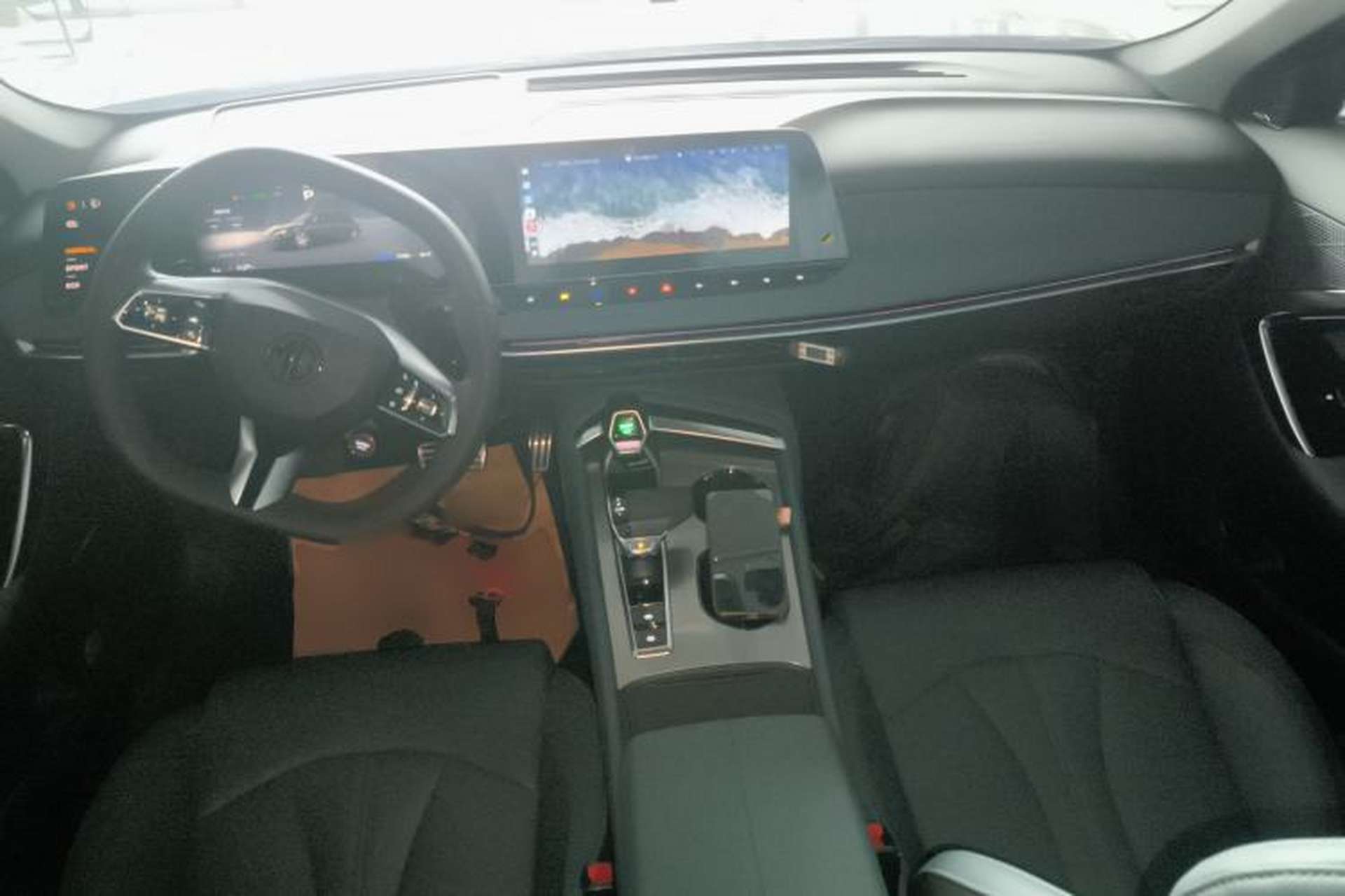Used MG 7 2023 2.0T Automatic Hunter Luxury Edition Center Console