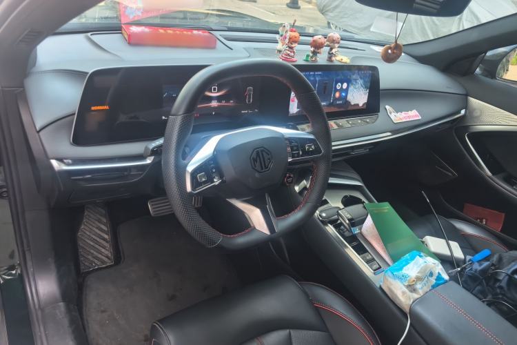 Used MG 7 2023 1.5T DCT Luxurious Supreme Edition Center Console