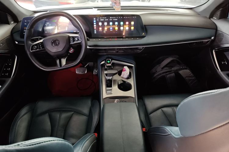 Used MG 7 2023 2.0T Automatic Hunter Luxury Edition Center Console