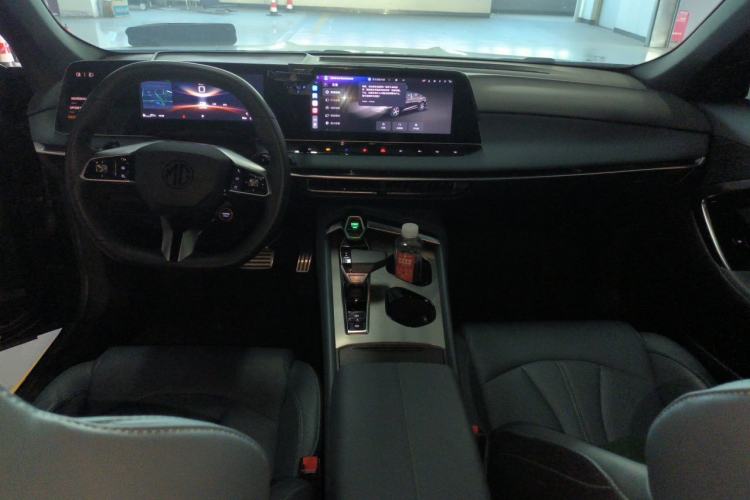 Used MG 7 2023 1.5T DCT Luxurious Supreme Edition Center Console