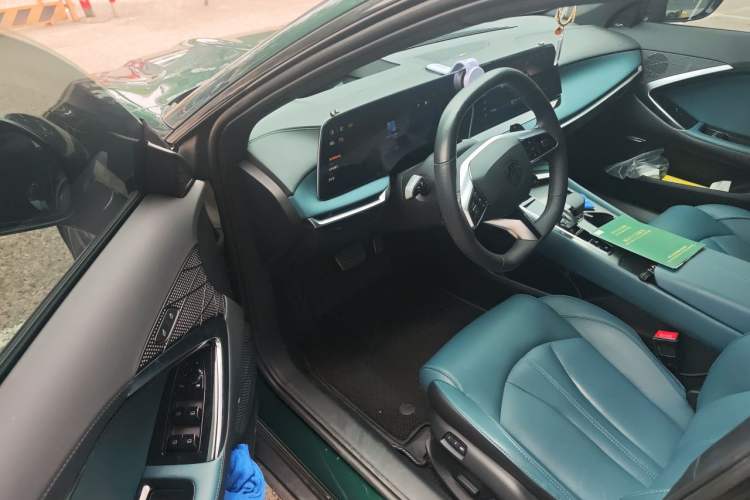 Used MG 7 2023 2.0T Automatic Trophy+ Ignition Glory Edition Driver Seat