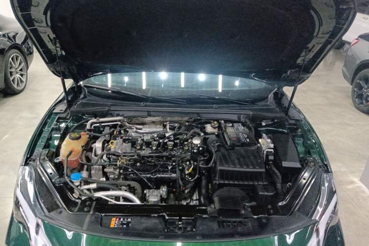Used MG 7 2023 2.0T Automatic Hunter Luxury Edition Engine Bay