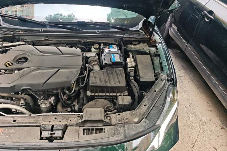 Used MG 7 2023 2.0T Automatic Hunter Luxury Edition Engine Bay Left