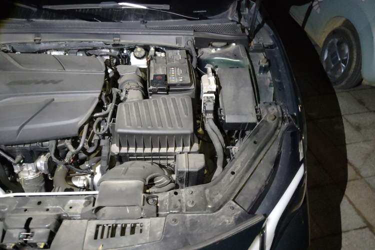 Used MG 7 2023 2.0T Automatic Hunter Luxury Edition Engine Bay Left