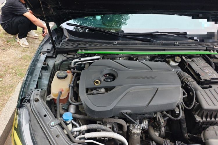 Used MG 7 2023 2.0T Automatic Trophy+ Ignition Glory Edition Engine Bay Right