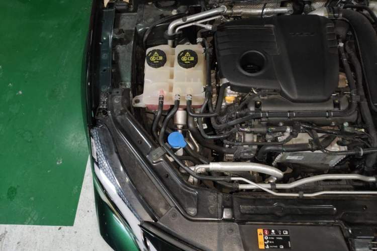 Used MG 7 2023 1.5T DCT Luxurious Supreme Edition Engine Bay Right