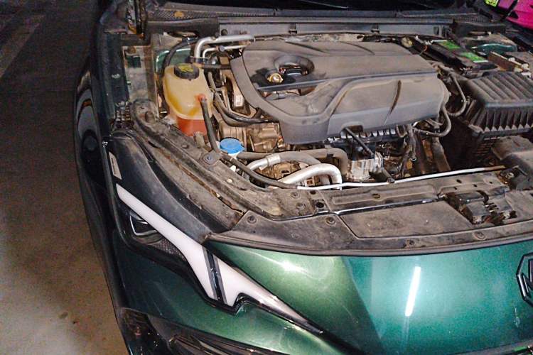 Used MG 7 2023 2.0T Automatic Hunter Luxury Edition Engine Bay Right