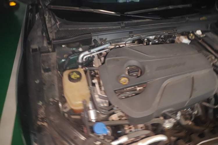 Used MG 7 2023 2.0T Automatic Hunter Luxury Edition Engine Bay Right