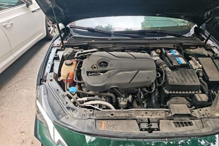Used MG 7 2023 2.0T Automatic Hunter Luxury Edition Engine Bay Right