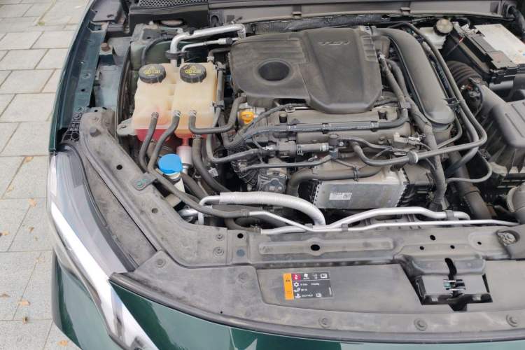 Used MG 7 2023 1.5T DCT Luxurious Supreme Edition Engine Bay Right