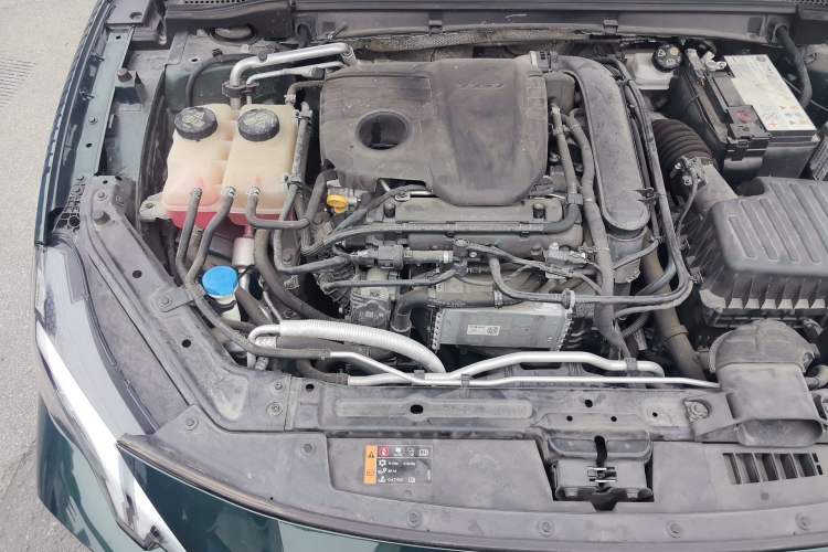 Used MG 7 2023 1.5T DCT Luxurious Supreme Edition Engine Bay Right