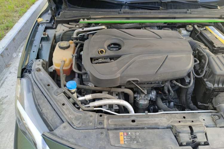 Used MG 7 2023 2.0T Automatic Trophy+ Ignition Glory Edition Engine Bay Right