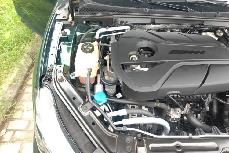 Used MG 7 2023 2.0T Automatic Hunter Luxury Edition Engine Bay Right