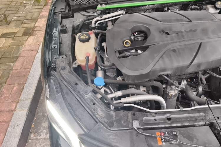 Used MG 7 2023 2.0T Automatic Trophy+ Ignition Glory Edition Engine Bay Right