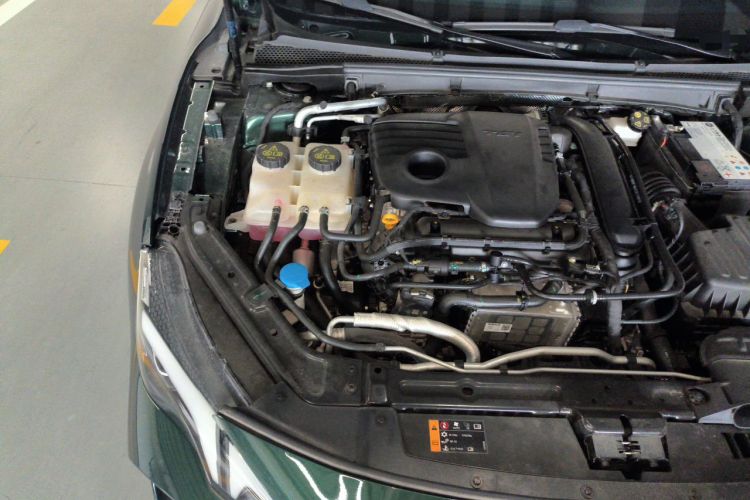 Used MG 7 2023 1.5T DCT Luxurious Supreme Edition Engine Bay Right