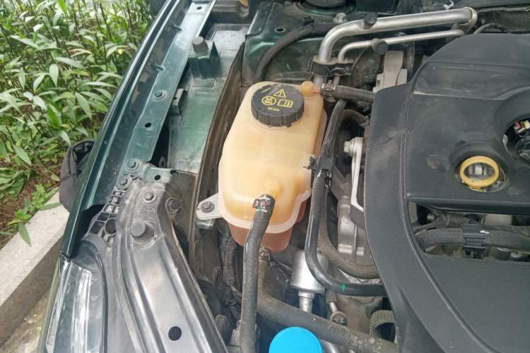 Used MG 7 2023 2.0T Automatic Hunter Luxury Edition Engine Bay Right