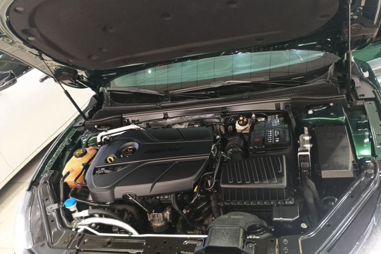 Used MG 7 2023 2.0T Automatic Hunter Luxury Edition Engine Bay