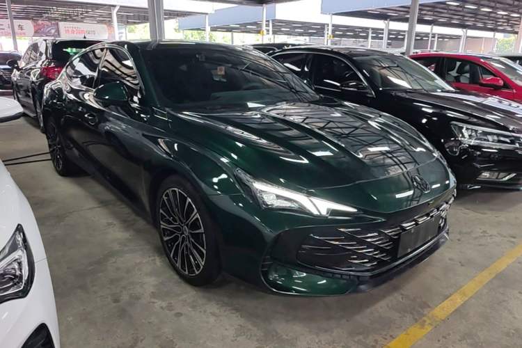 Used MG 7 2023 2.0T Automatic Hunter Luxury Edition Front Right 45 Deg