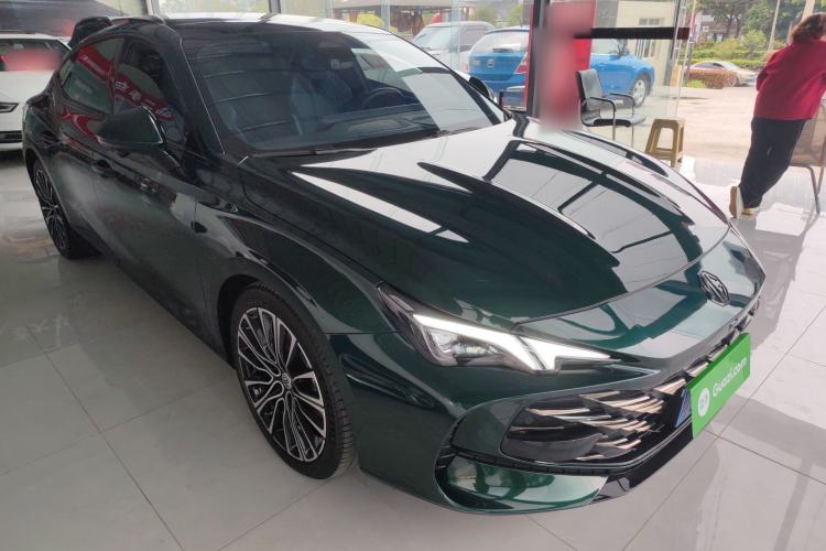 Used MG 7 2023 1.5T DCT Elegant & Graceful Edition Front Right 45 Deg