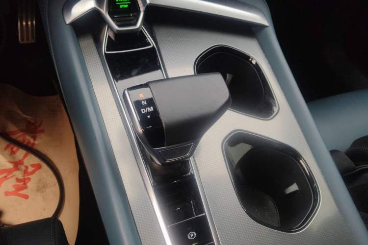 Used MG 7 2023 2.0T Automatic Hunter Luxury Edition Gear Lever