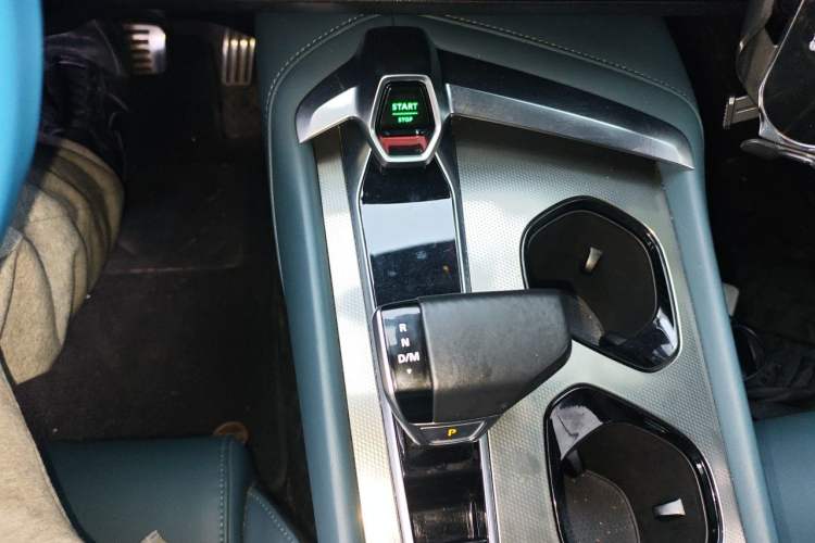 Used MG 7 2023 2.0T Automatic Trophy+ Ignition Glory Edition Gear Lever
