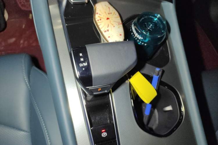 Used MG 7 2023 1.5T DCT Luxurious Supreme Edition Gear Lever