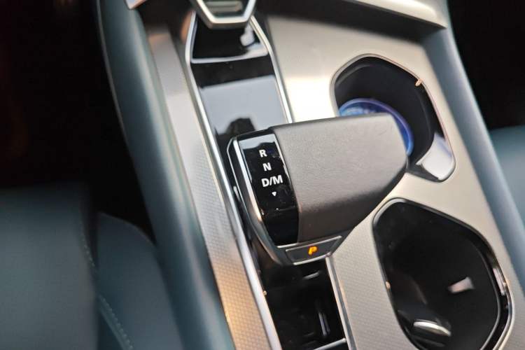 Used MG 7 2023 2.0T Automatic Hunter Luxury Edition Gear Lever