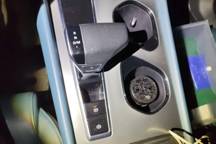 Used MG 7 2023 2.0T Automatic Trophy+ Ignition Glory Edition Gear Lever