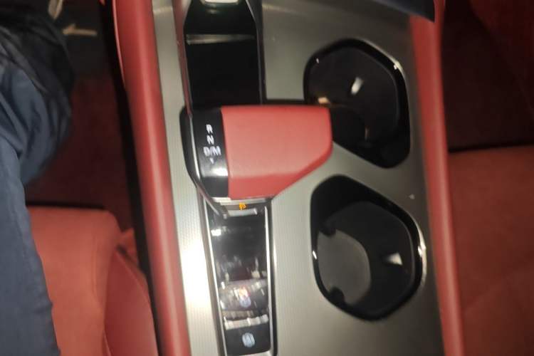 Used MG 7 2023 2.0T Automatic Hunter Luxury Edition Gear Lever