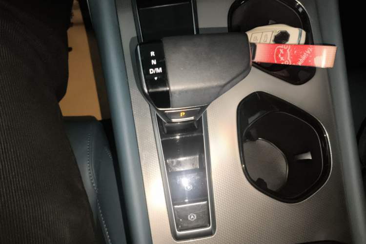 Used MG 7 2023 2.0T Automatic Hunter Luxury Edition Gear Lever