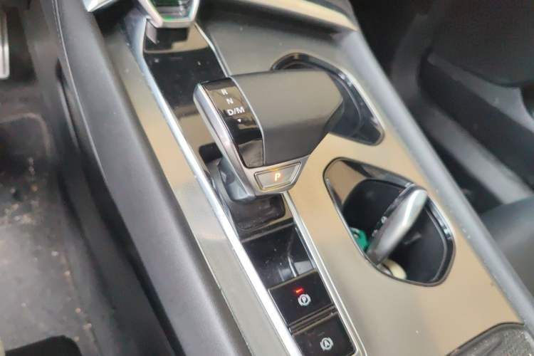Used MG 7 2023 1.5T DCT Elegant & Graceful Edition Gear Lever