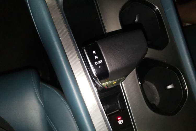 Used MG 7 2023 1.5T DCT Luxurious Supreme Edition Gear Lever
